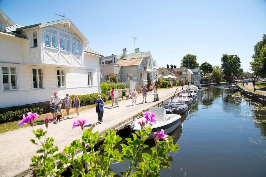 Villa Med Pool Och Bara 600M Till Havet! Trosa Exterior foto